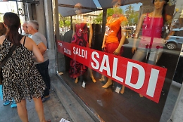 Saldi, la Sicilia &egrave; la prima regione a partire: acquisti scontati dal 1 luglio