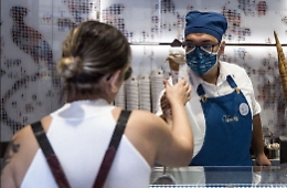 Il covid, l'estate e le vacanze dei siciliani: ecco una miniguida per difendersi dal contagio
