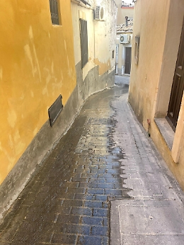 Noto: perdita d'acqua nel quartiere Agliastrello