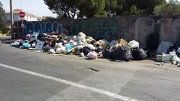 Nesima (Ct): montagna d'immondizia bruciata 2 volte