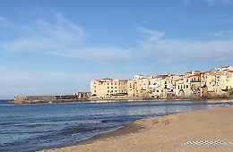 Acque reflue maleodoranti nel mare di Cefalù: esposto da movimento politico