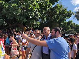 Il Gay Pride è tornato a Palermo, in testa al corteo il sindaco Lagalla