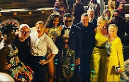 D&amp;G chiudono a Marzamemi con Sharon Stone ed Helen Mirren "regine" in giallo