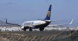 Domenica nera sui voli per le vacanze cancellazioni di Ryanair, EasyJet e Volotea
