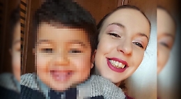 Morto il bambino infettato da un batterio, la mamma: «Ora voglio la verità, in ospedale me lo hanno ucciso»