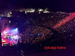 Simple Minds in concerto a Taormina: le foto dello spettacolo e dei fan in delirio per la band di Glasgow