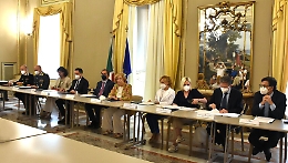 Catania, stop al reddito di cittadinanza per i genitori che non mandano i figli a scuola