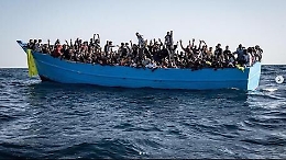 Lampedusa al collasso: quindici sbarchi in 24 ore