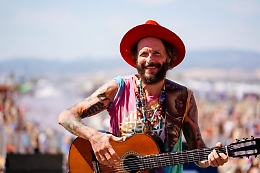 "Jova Beach Party”, al via la “nuova era” di Jovanotti. E la Sicilia? «Manca spiaggia adatta»