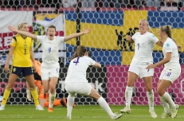 Euro donne: 4-0 alla Svezia, Inghilterra in finale