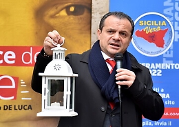 De Luca attacca Musumeci: "I conti non sono in ordine"