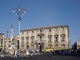 Dimissioni Pogliese, opposizione all'attacco: «Scappa da Catania per una poltrona più comoda»