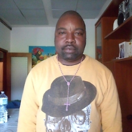 Ambulante di colore aggredito e ucciso a bastonate: aveva fatto apprezzamenti su una donna