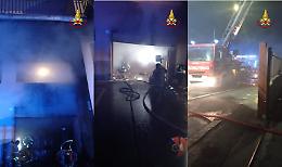 Catania, incendio in un garage: evacuate otto famiglie