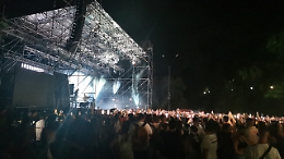 Blanco non delude i suoi fans, a Villa Bellini uno show indimenticabile