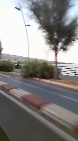 Incendio sulla collina di Vampolieri: la colonna di fumo visibile dal Lungomare di Catania