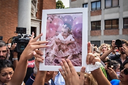 Bimba morta, la madre rivela a legali identità del padre biologico