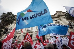 Dl Aiuti bis: sindacati scuola polemici su 'prof esperto'