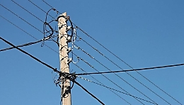 Caltagirone, operaio folgorato mentre riparava un palo della corrente