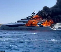 Formentera, in fiamme il superyacht italiano da 25 milioni