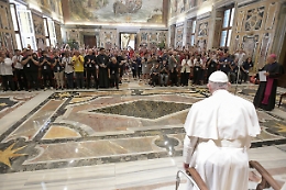 Sinodo: il Papa coinvolge la rete con "missionari digitali"