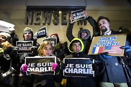 Rushdie: Charlie Hebdo, 'nulla giustifica condanna a morte'