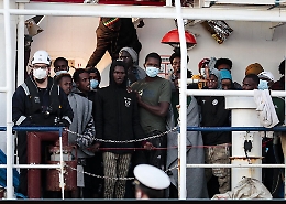 Lampedusa: ancora 65 migranti, decimo sbarco dalla mezzanotte