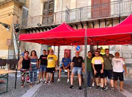 Comitini, il sindaco organizza Ferragosto in piazza per evitare che i giovani si mettessero in viaggio: la gioia di Nigrelli