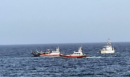 Maxisbarco a Lampedusa, almeno 300 persone