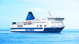 Traghetto sporco e affollato, ispezione della Guardia costiera sul Cruise della Grimaldi