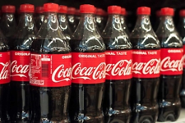 Richiamato lotto di Coca Cola: sull'etichetta c'è scritto "senza zucchero" ma invece c'è