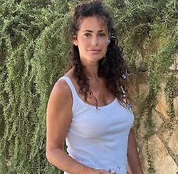 Samantha De Grenet, paura durante un pranzo: "ospite" indesiderato sbuca da una fessura