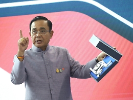 Thailandia: Corte costituzionale sospende premier Prayuth