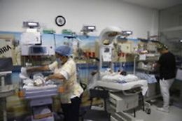 Bimba dichiarata morta si risveglia al funerale, choc in Messico