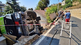 Olanda: camion fuori strada, bilancio vittime sale a sei