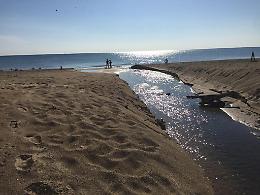 A Catania il canale Arci è esondato, rifiuti e scarichi finiti in mare: che cosa non ha funzionato?