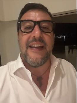 Reddito di cittadinanza, Salvini: «Vogliamo mantenerlo ma soltanto in alcuni casi»