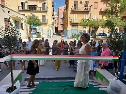 Porto Empedocle, accoglienza da star dei docenti per la dirigente