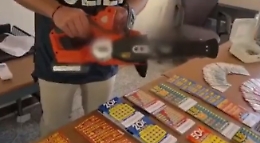 Armato di motosega semina il panico e rapina bar in aree di servizio tra Messina e Catania