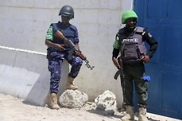 Somalia: almeno 20 morti in attacco al-Shabaab a convoglio