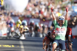 Vuelta: 16/a tappa a Pedersen; Roglic cade, Evenpoel leader