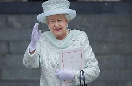 I gioielli della regina Elisabetta: ecco che cosa c'è nel portagioie della sovrana