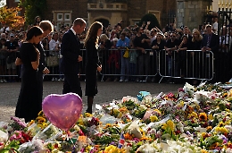 William e Kate con Harry e Meghan: l'orgoglio superato per amore di Elisabetta