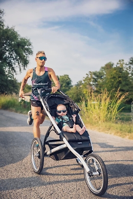 Assessore emiliano batte il record mondiale del "passeggino"