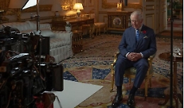 Con Carlo re arrivano primi tagli al personale di casa Windsor: 100 esuberi