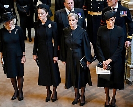 Regina Elisabetta: il nero, il dolore e l'eleganza delle donne di casa Windsor