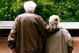 Si innamorano in Sicilia negli anni Sessanta: si ritrovano e si sposano 55 anni dopo