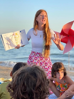 Letture in riva al mare per i piccoli, boom di partecipanti a Porto Empedocle