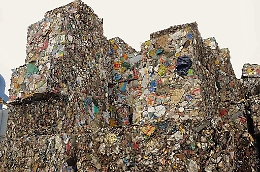 Rifiuti, Enzo Bianco: «I Comuni sono il primo tassello del sistema riciclo»