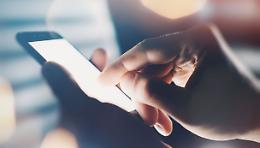 Avances e video hard ai suoi alunni, ai domiciliari prof di religione di Caccamo